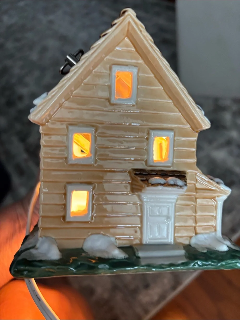 Vintage DeCor Designs Holiday Ceramic Decorative House Light/Music Box